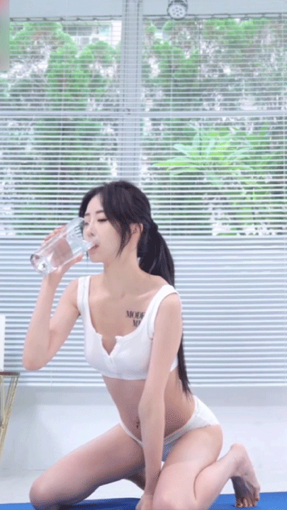 Model Me【模密】Alina 内衣运动瑜伽诱惑 12V/4.99G